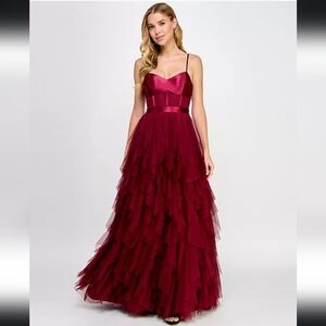NWT City Studio Junior Sweetheart-Neck Ruffled Gown in Cabernet Size 1/2